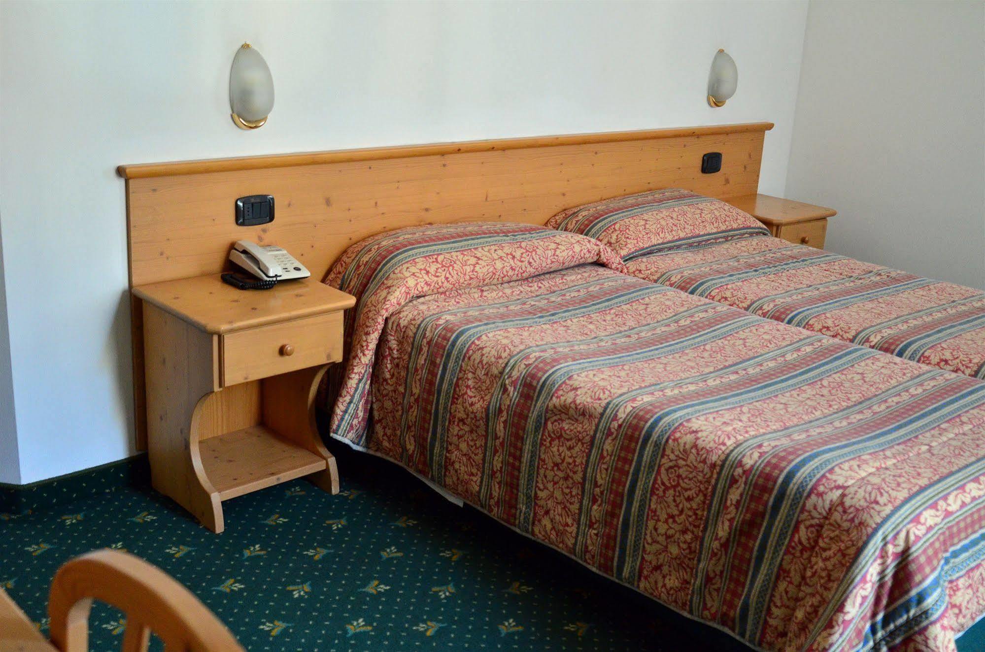 Alp Hotel Dolomiti Димаро Экстерьер фото